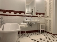 Budapest, VI. kerület Flat (brick) 10