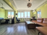 Budapest, X. kerület 公寓房（百叶窗） 2