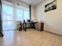 Budapest, X. kerület Lakás (csúsztatott zsalu) 8