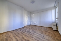 Budapest, XVI. kerület Lakás (csúsztatott zsalu) 10