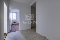 Budapest, XVI. kerület Lakás (csúsztatott zsalu) 1