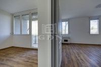 Budapest, XVI. kerület Lakás (csúsztatott zsalu) 3