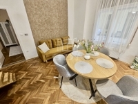 Budapest, V. kerület Locuinta (caramida) 13